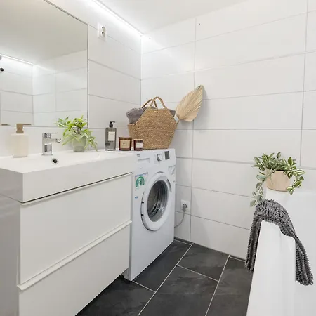 Chic 3br Heart Of District 7- Gem