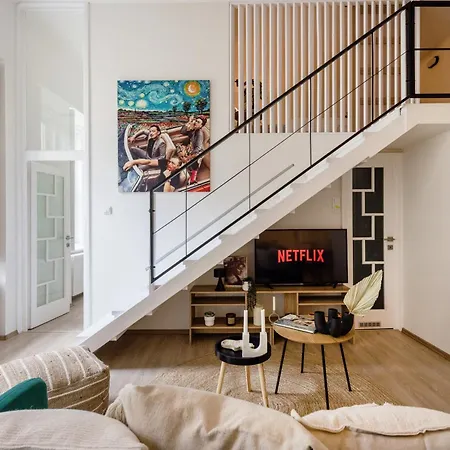 Chic 3br Heart Of District 7- Gem Appartement