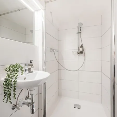Chic 3br Heart Of District 7- Gem Apartamento