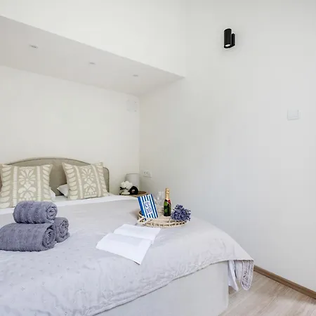Chic 3br Heart Of District 7- Gem * بودابست