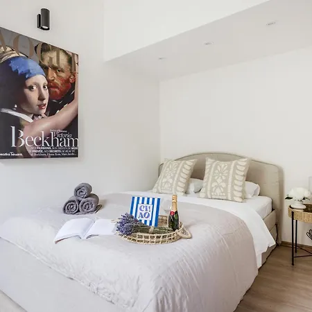 Chic 3br Heart Of District 7- Gem